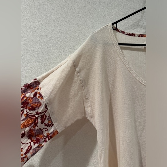 Anthropologie Annette Waffle Thermal Knit
Contrast Sleeve Top in Ivory Small - Picture 5 of 16